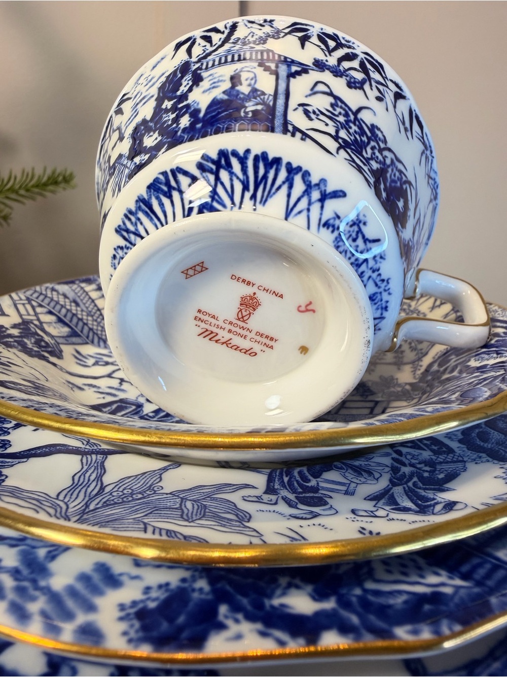 Royal Crown Derby Blue Mikado 5 Piece PLACE SETTING Plate Coffee Tea cup England - Picture 3 of 9